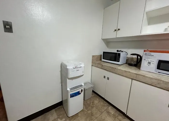 Villa 4br House In Pasay Near Airport